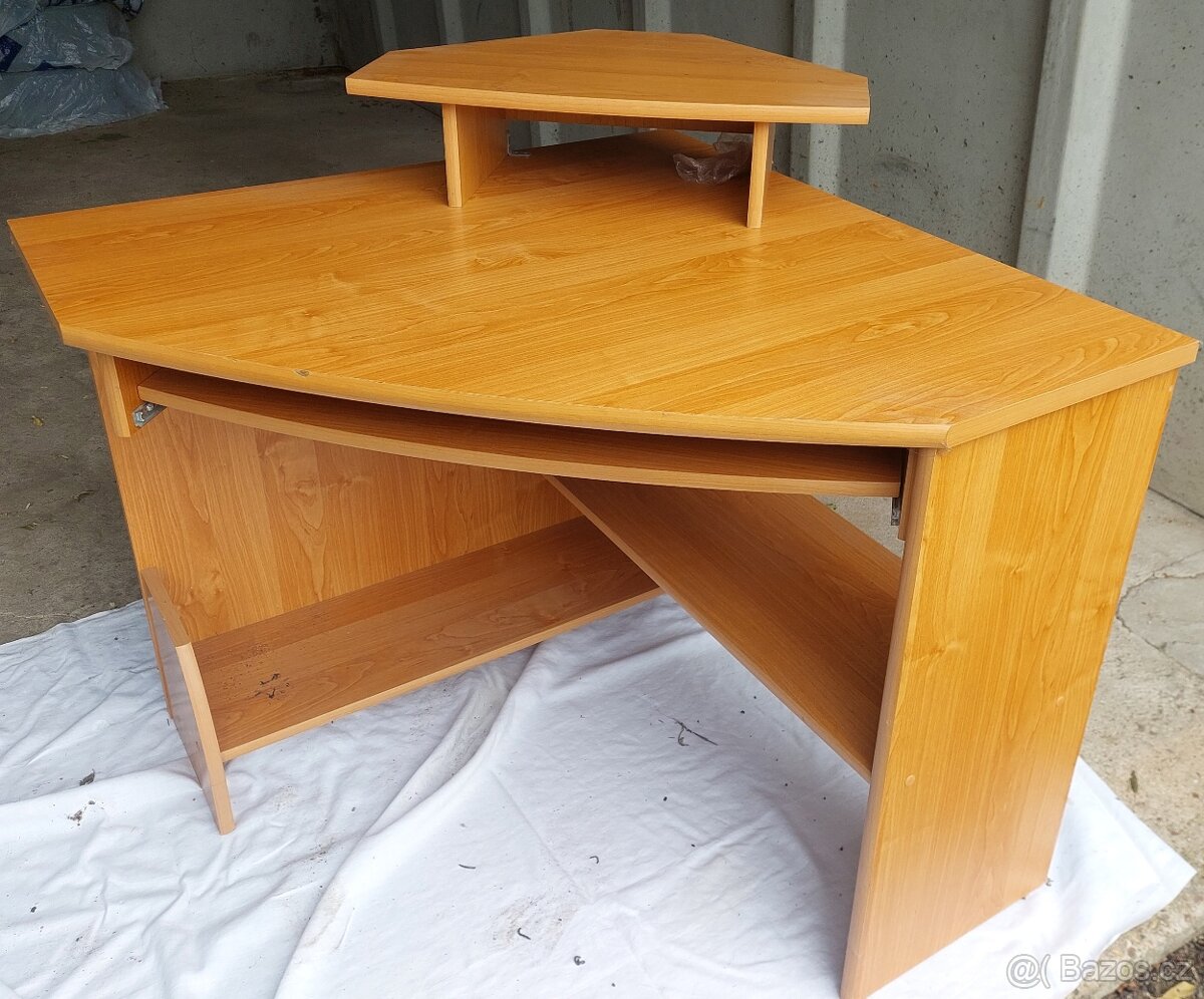 Pracovní stůl (na PC) - 4