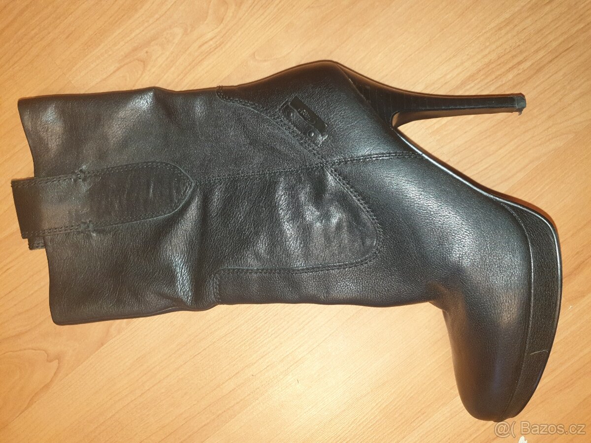 Dámské kožené kozacky Guess - 4