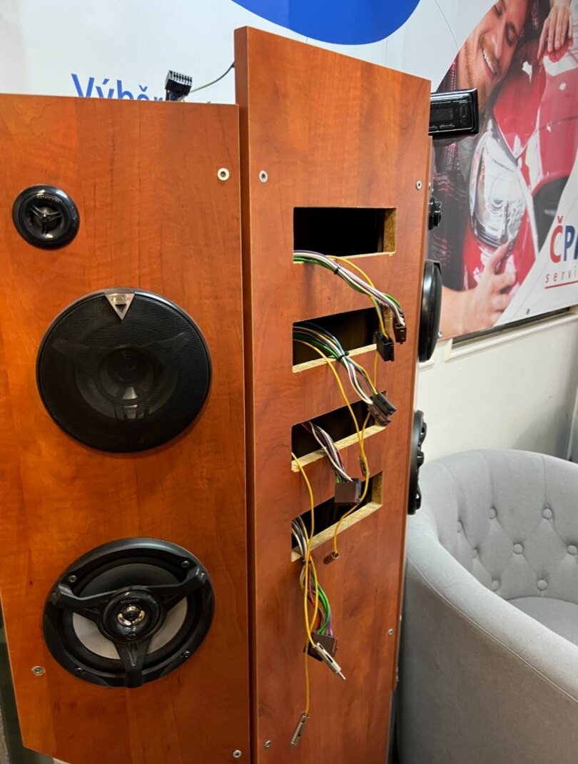 Zkušební stojan na autorádia s repráky - 4