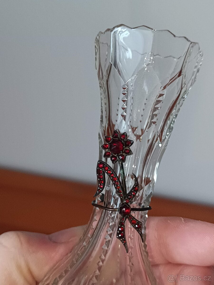 Vázička s českými granáty - 4