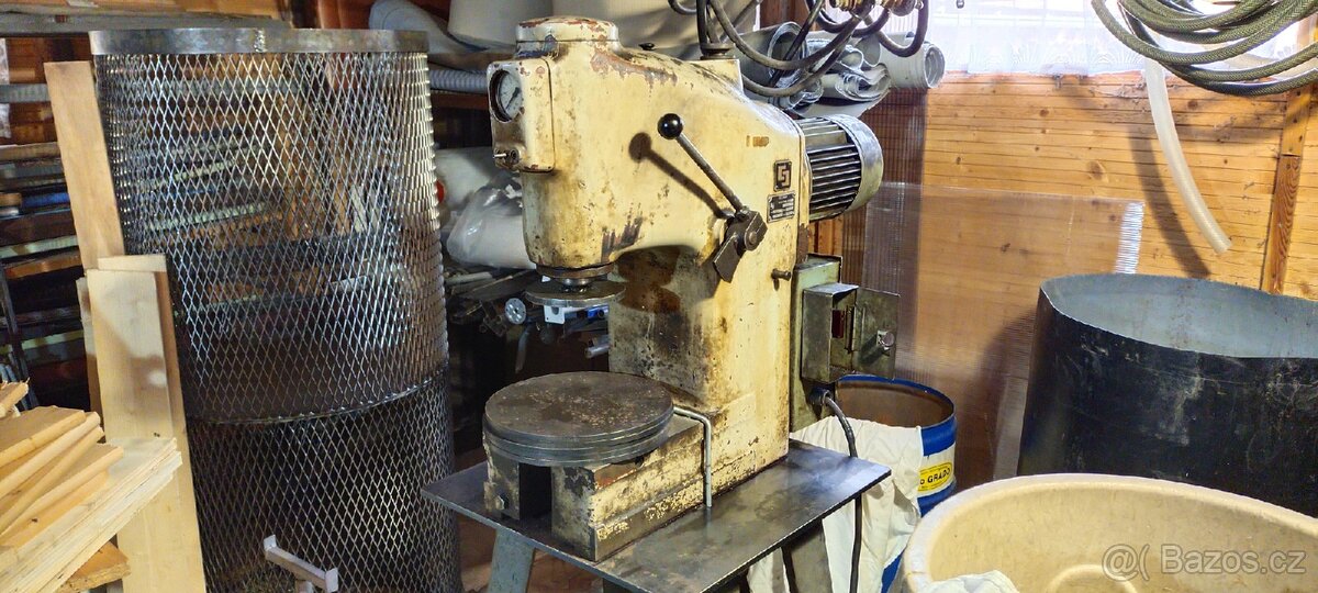 Hydraulický lis CDC 2-7 - 4