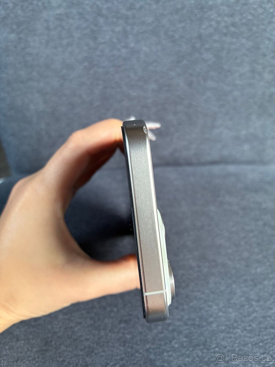 Apple iPhone 15 Pro Max - 4