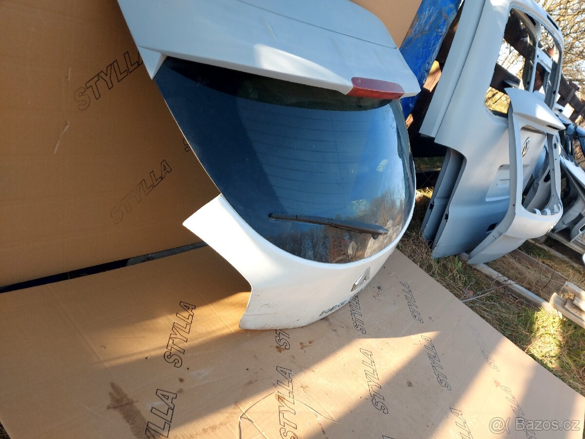 Zadni viko Renault Megane lll RS - 4