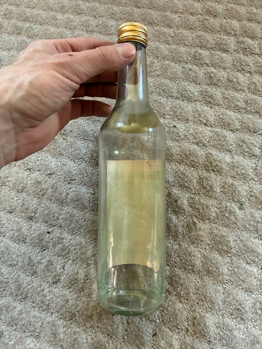 stará lahev stolichnaya - 4