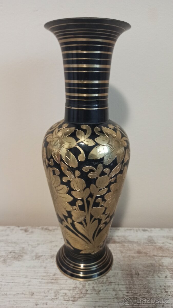 Starožitnosti -vazy a knihy, fotoaparát - 4