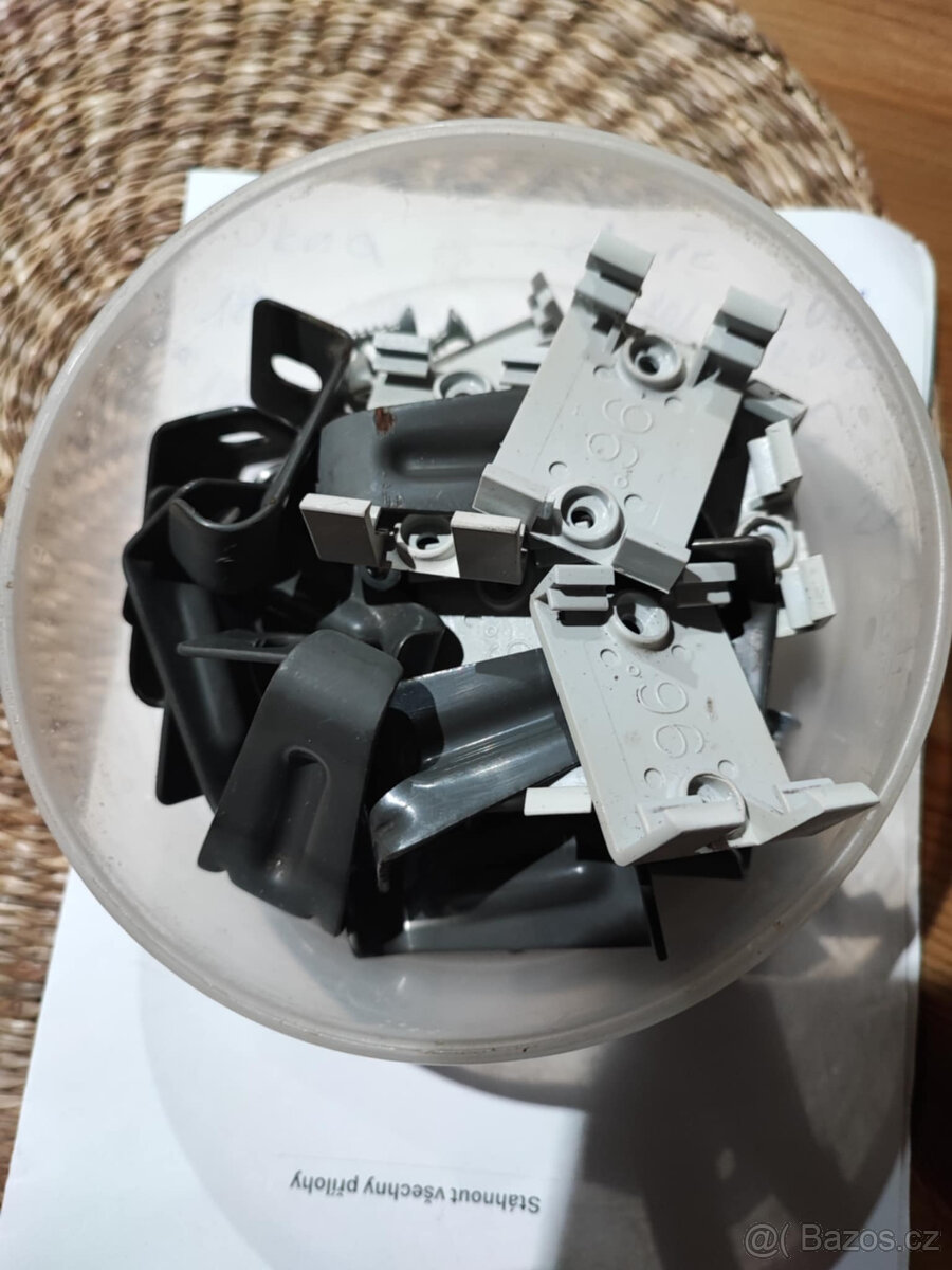 Zatemňovací a předokenní rolety na střešní okna KUBESO - 4