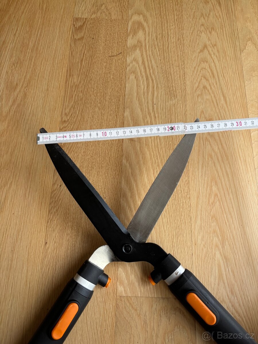 Nůžky na živý plot Fiskars - 4