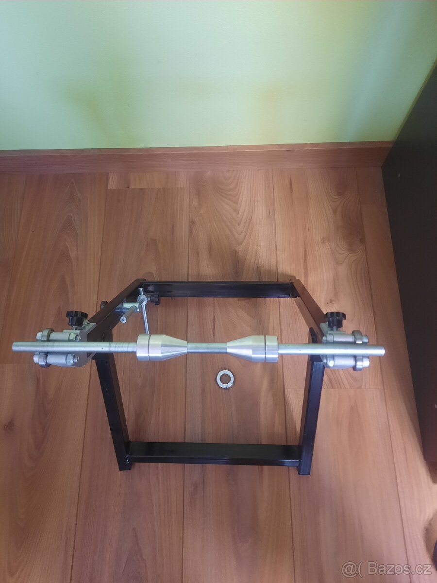 Centrovací stojan kol - 4