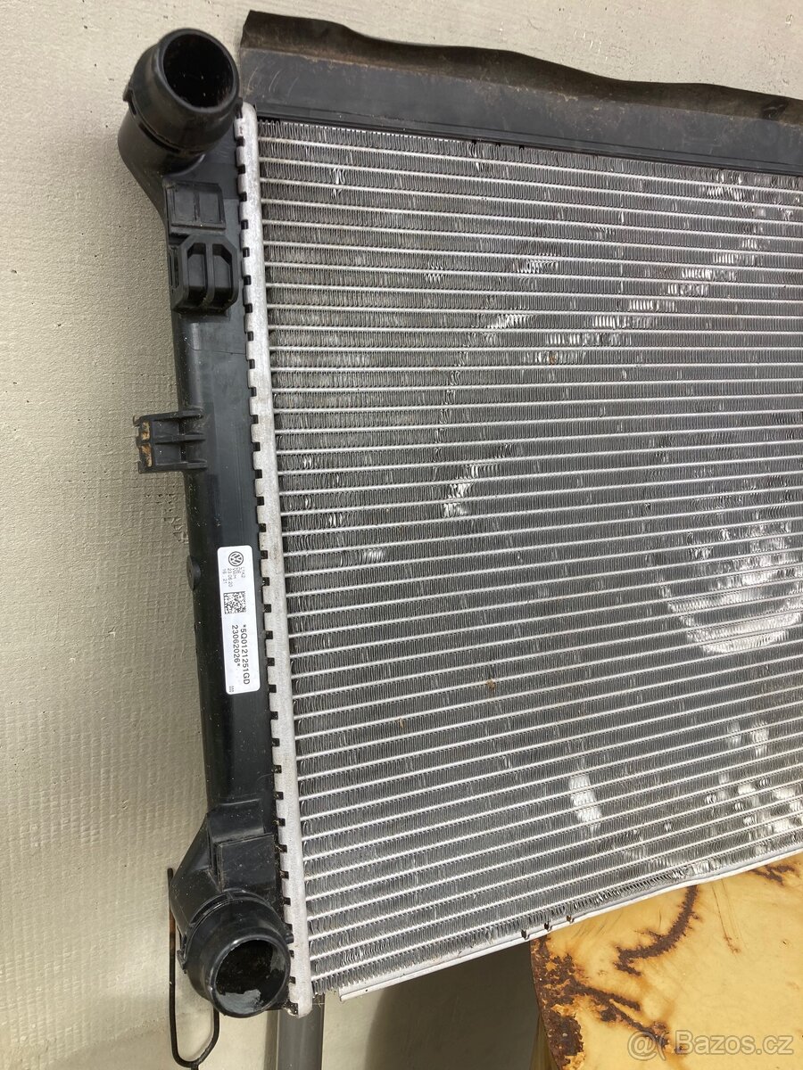 CHLADIČ Superb 3 orig. 5Q0121251GD - 4