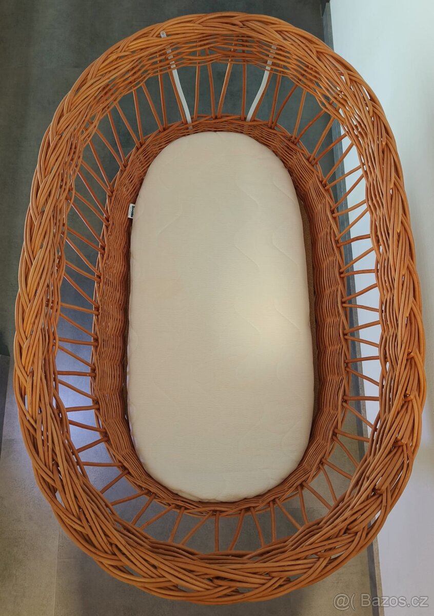 Proutěný košík pro miminko s příslušenstvím - 4