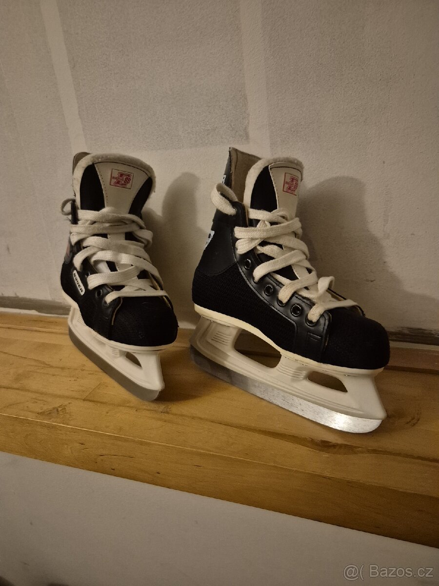 Hokejove Brusle Bauer 32 - 4