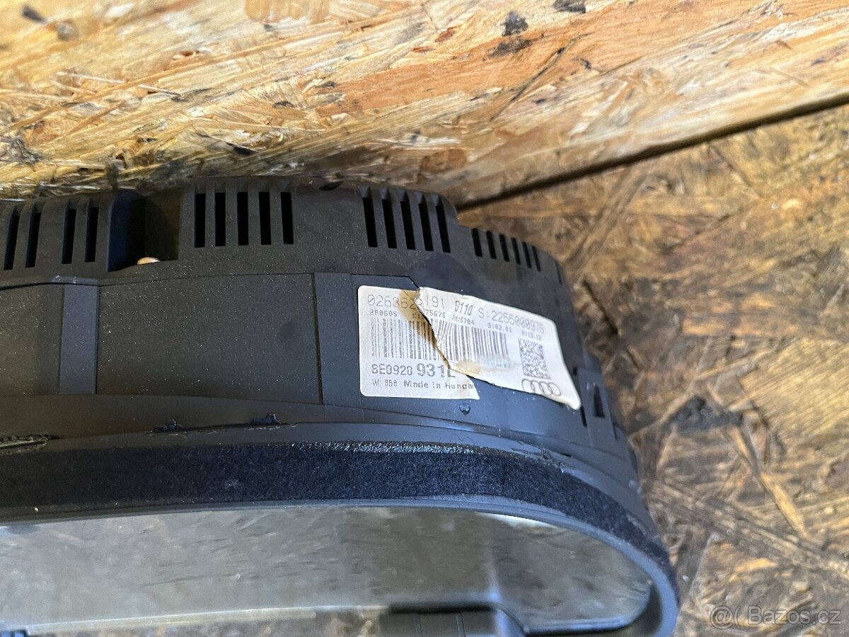 BUDÍKY AUDI A4 B7 2.5 TDI 8E0920931L - 4