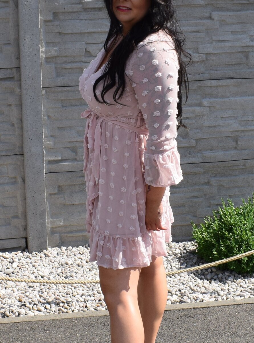 Světle růžové šaty - 4