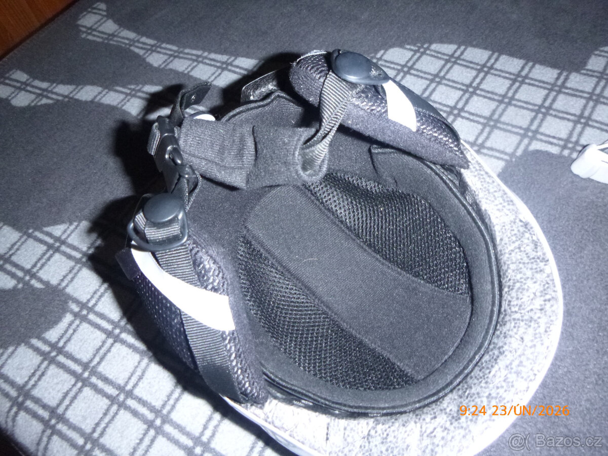 Prodám lyžařskou přilbu - 4