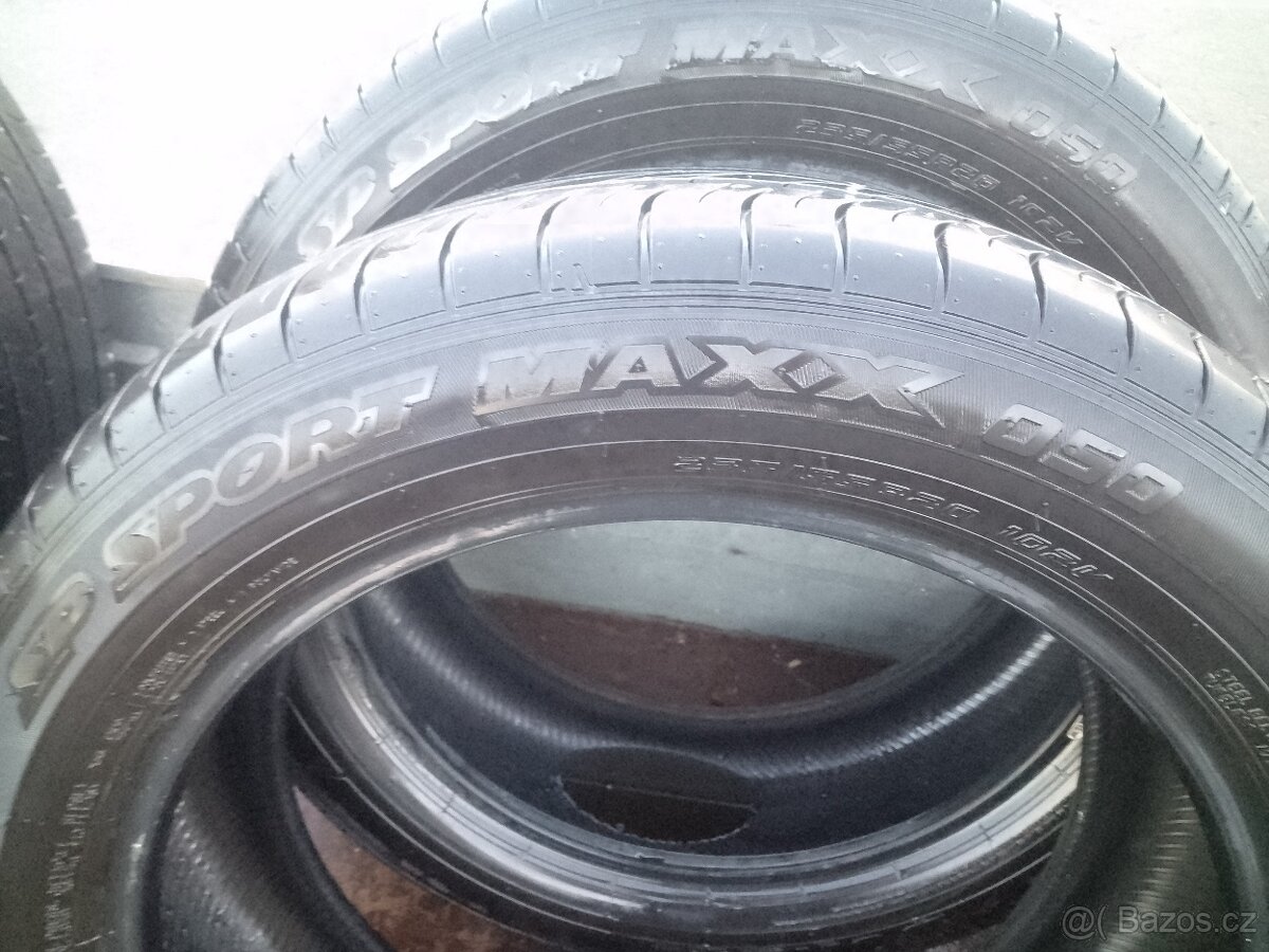 Dunlop 235/55 R20 - 4