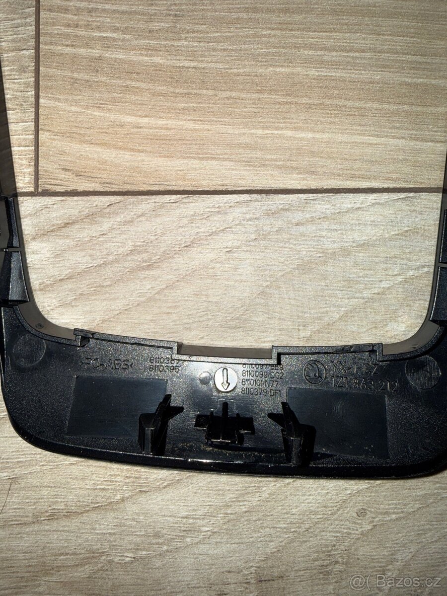 Rámeček řadící páky manuál Octavia 2 - 4