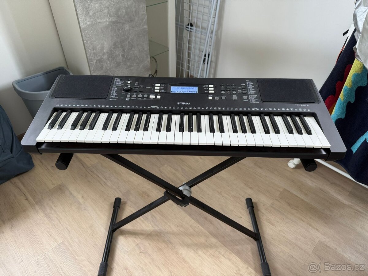 Yamaha PSR-E373 Keyboard s dynamikou / se stojanem - 4