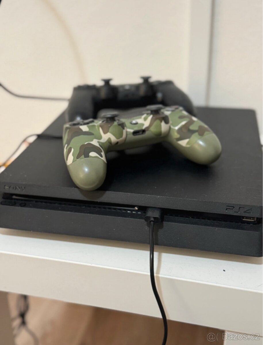 PlayStation 4 (1 TB) - 4