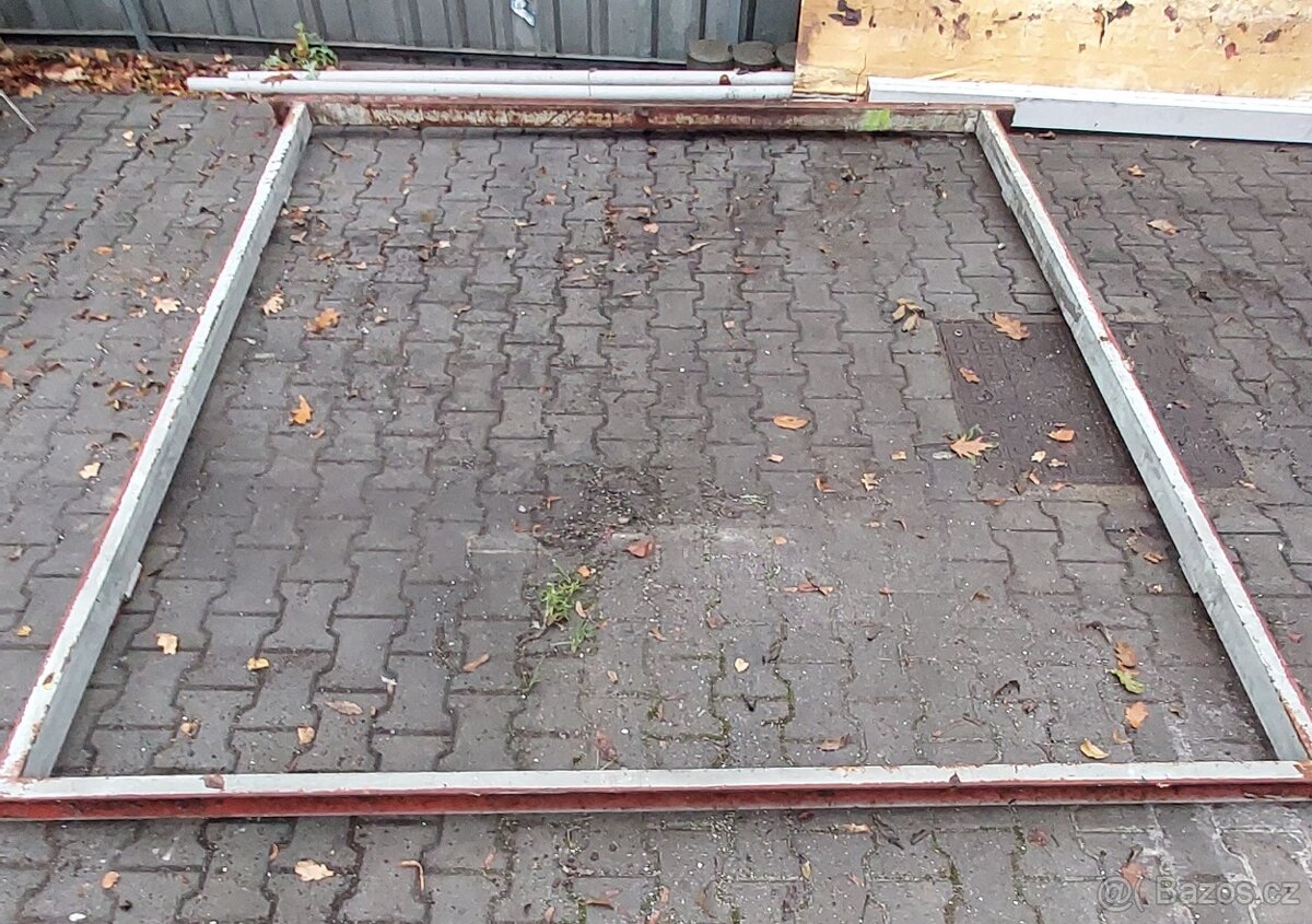 Stará vrata i s futrama za cenu šrotu, železa - 4