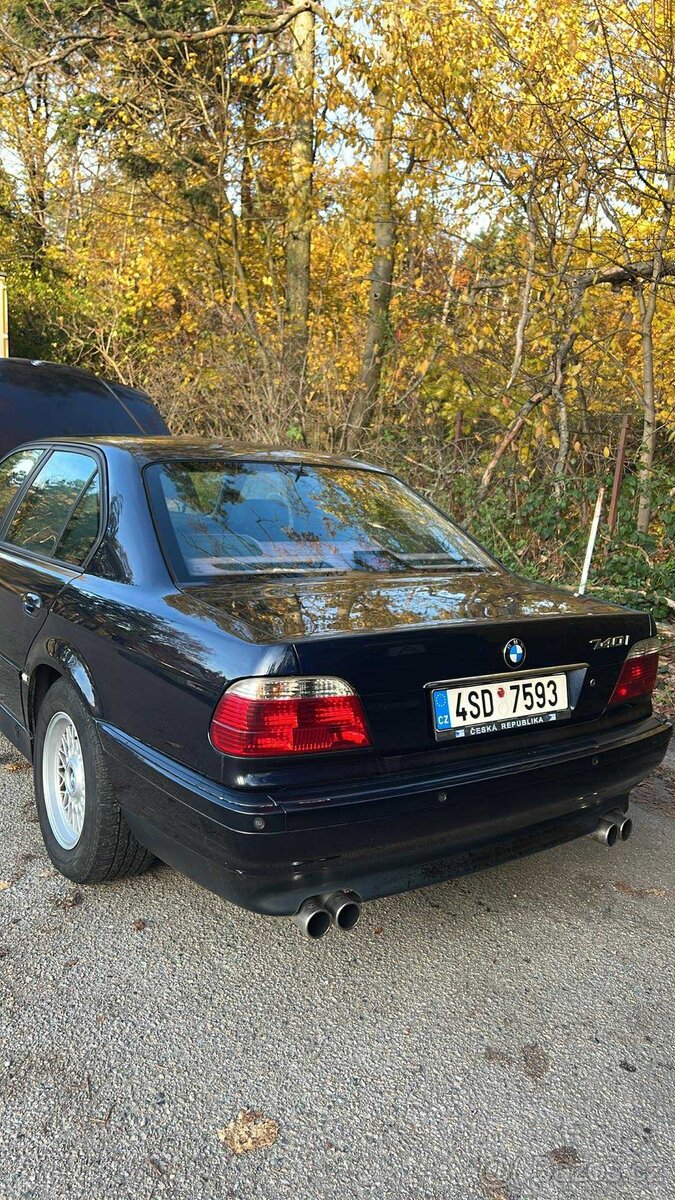 BMW e38 740i - 4