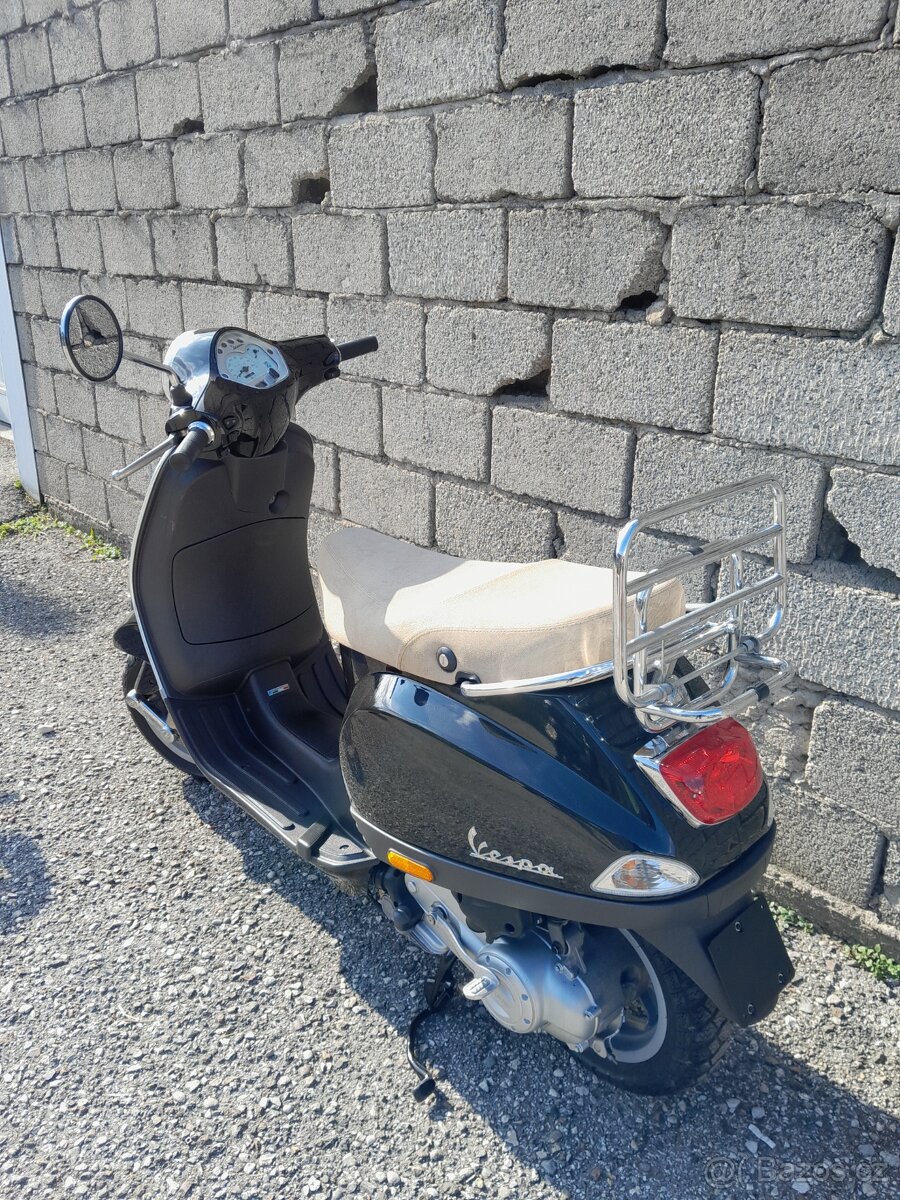 Vespa LX 50 4t, 2011, málo jetá, moc pěkný stav - 4