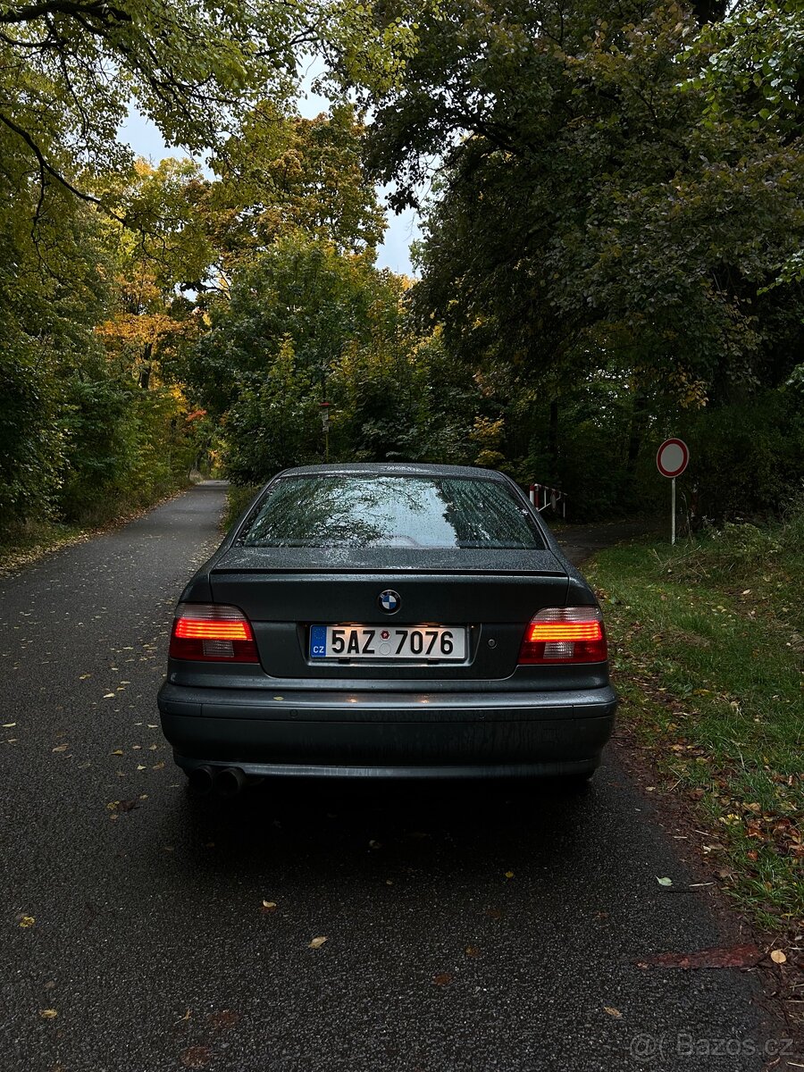 BMW E39 525i (M54B25) – bez koroze, manuál, rok 2003 - 4