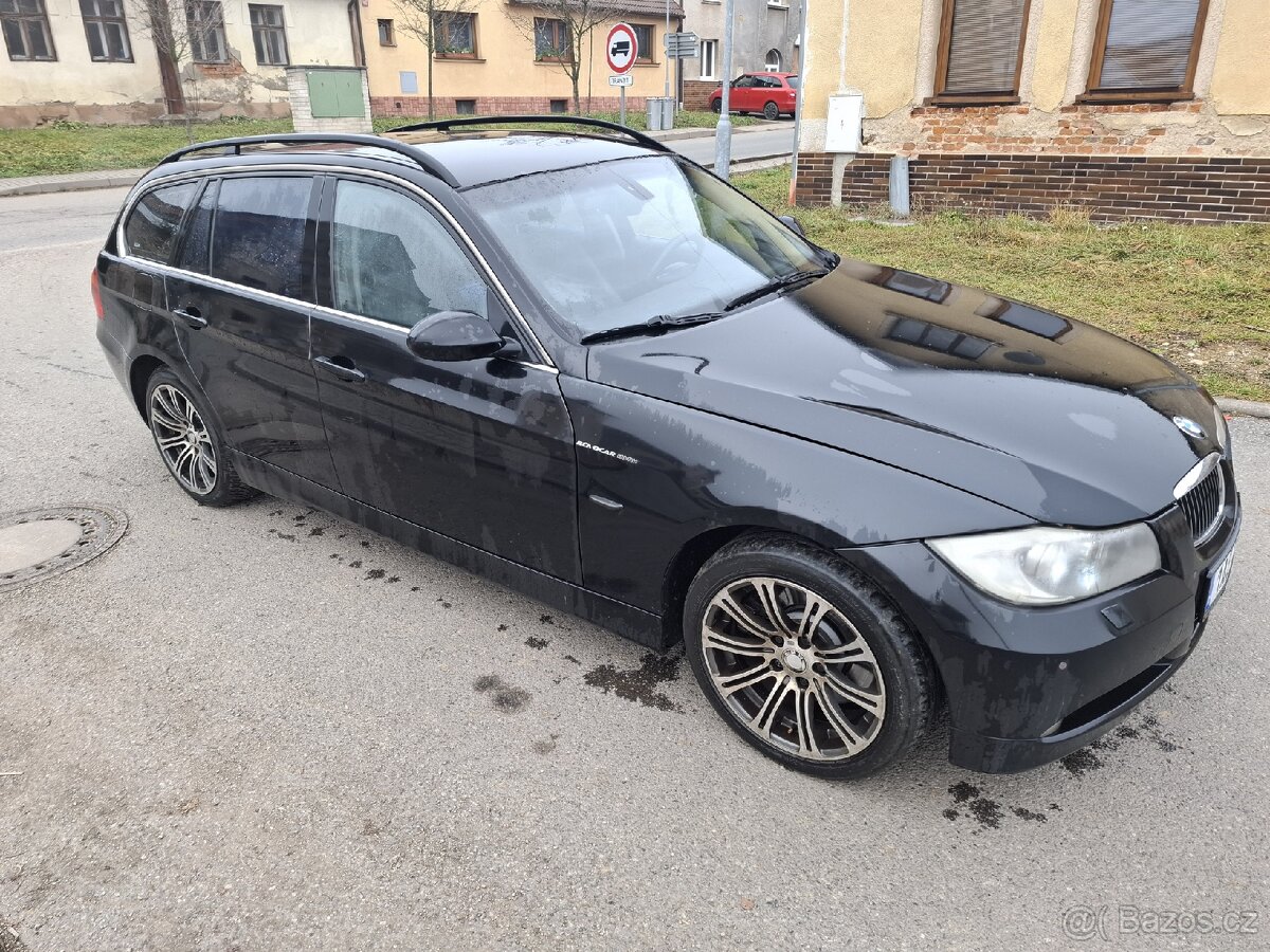 BMW e91 325xi - automat 4x4 - výborný motor - vysoká výbava - 4