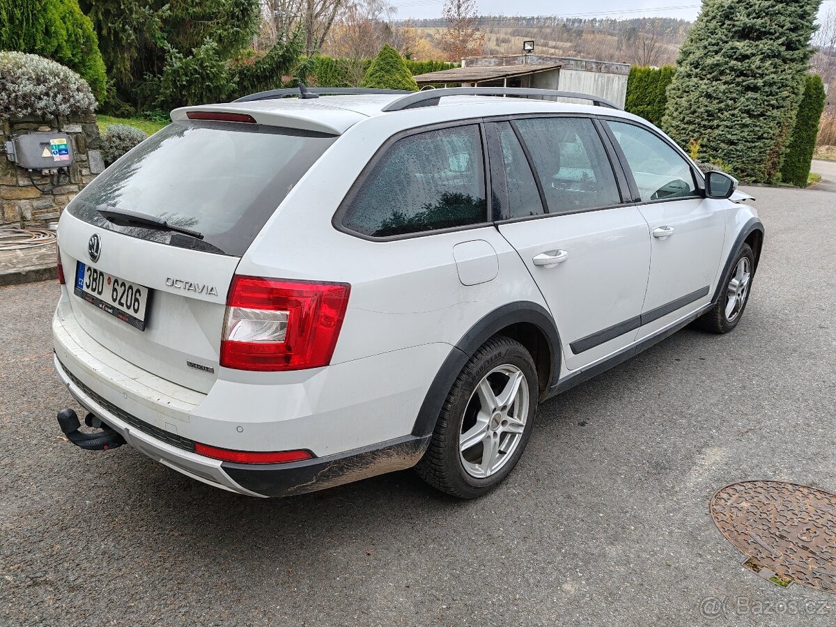 Prodám Škoda octavia Scout 2.0 TDI 135KW DSG Bourané - 4