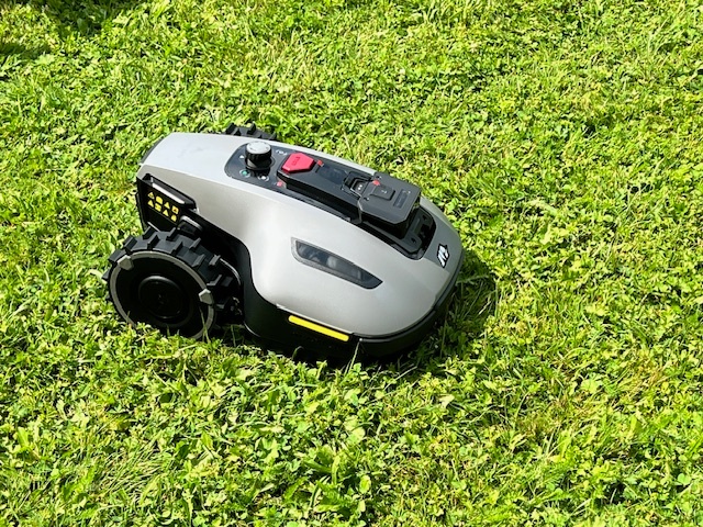 Robotická sekačka Mammotion YUKA mini 800 SLEVA - 4