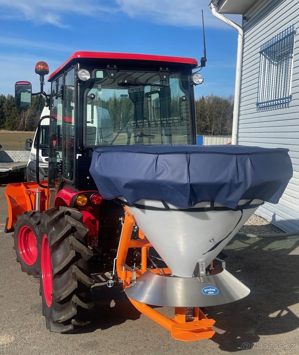 Malotraktor TYM s radlicí a rozmetadlem - 4