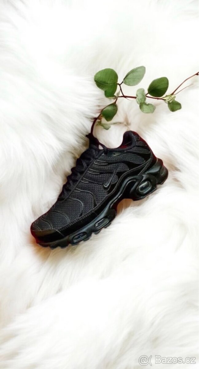 Nike TN Air Max Plus triple black-40 - 4