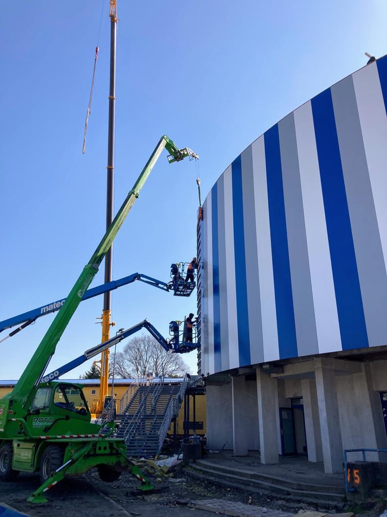 Teleskopický manipulátor, přeprava strojů - 4