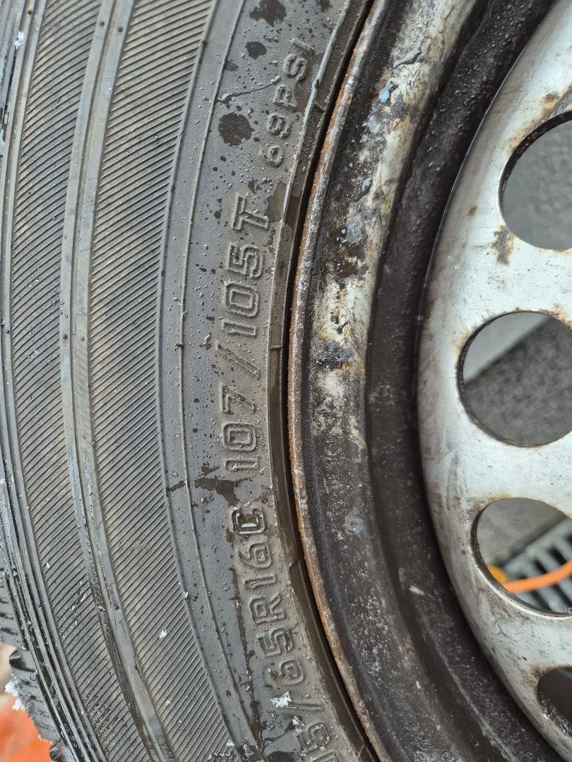 zimní pneu Falken Eurowinter z VW T5 205 55 R16c - 4