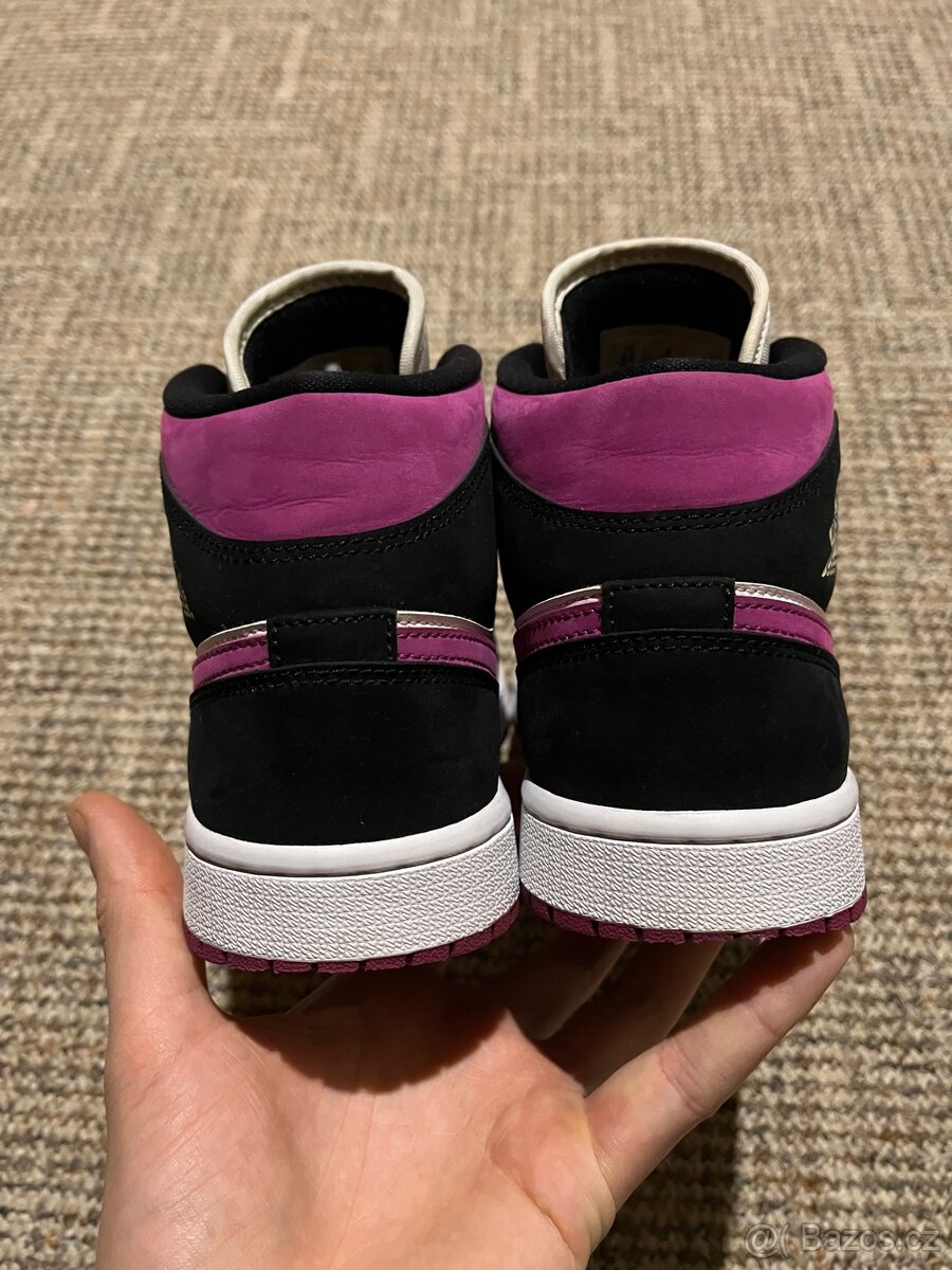 Nike Air Jordan 1 Mid Magenta - 4