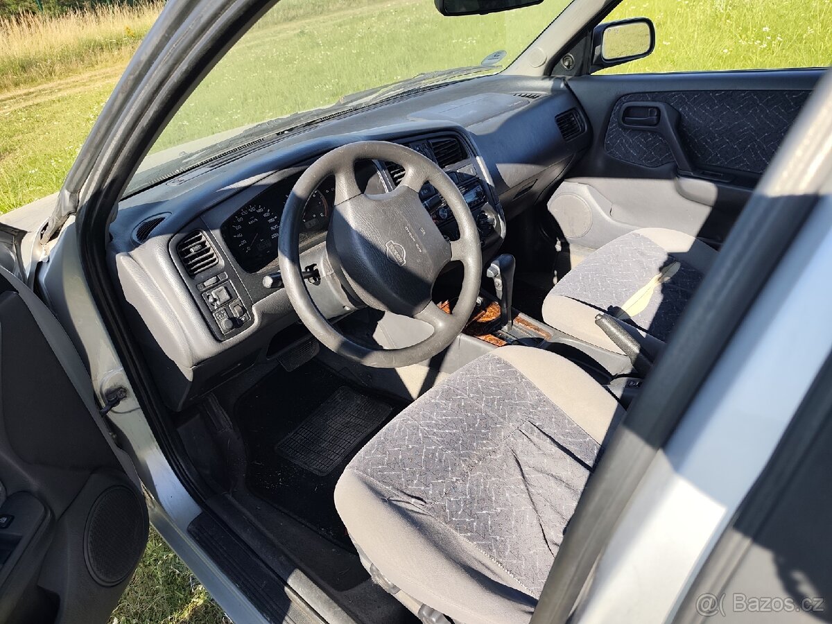 Nissan Primera P11 - 4