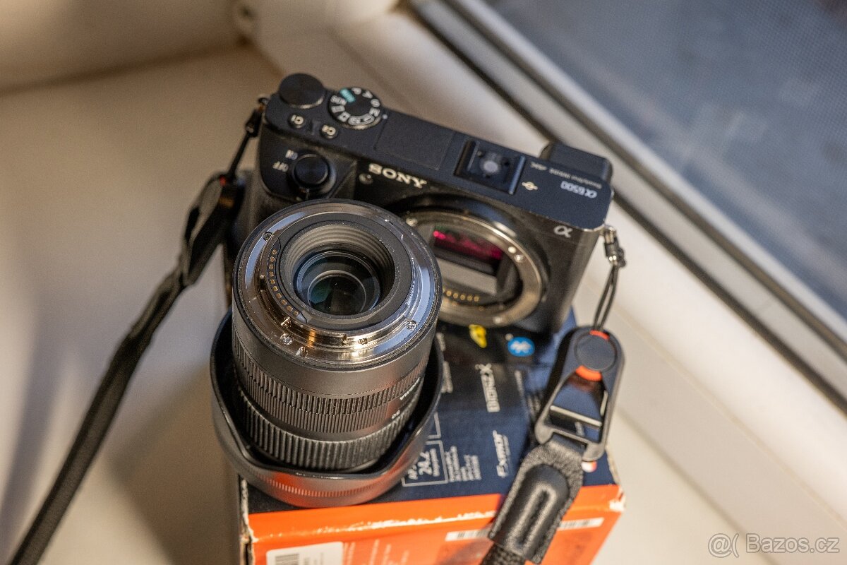 Sony A6500 + Sigma 18-50mm f/2.8 - 4