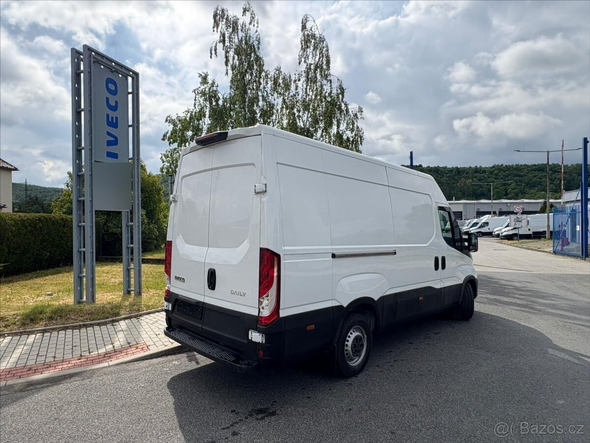 Iveco Daily 2,3 35S16V (2022) - 4