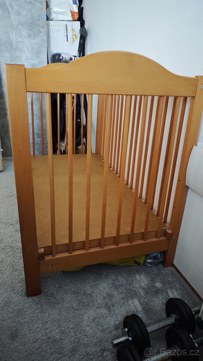 Dřevěná dětská postýlka - 4
