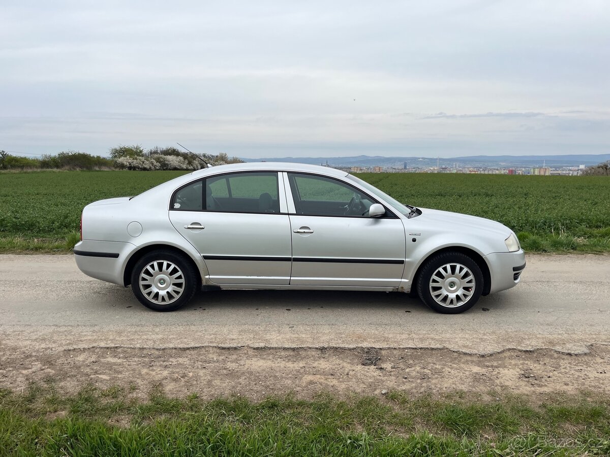 Škoda Superb 1 2.0 - 4
