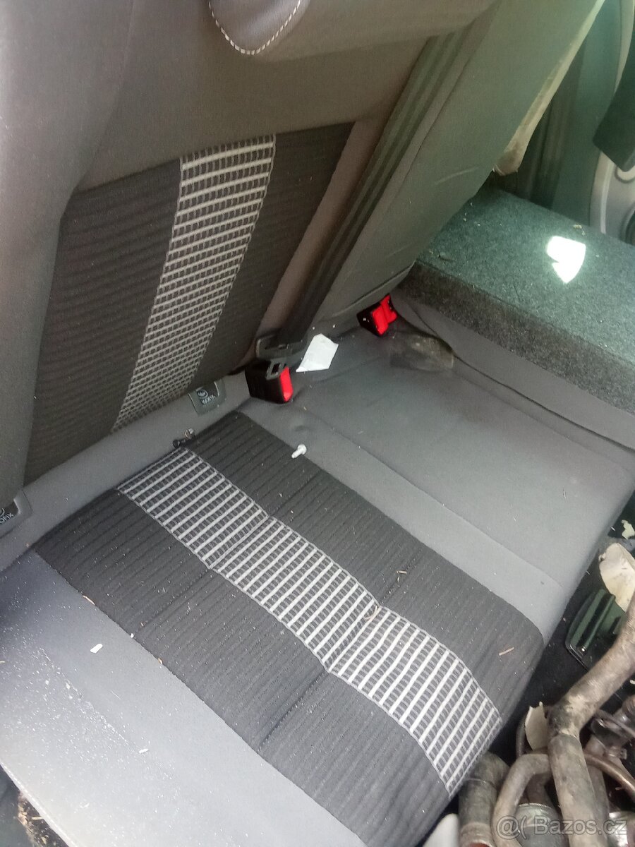 Sedačky VW golf 5 - 4