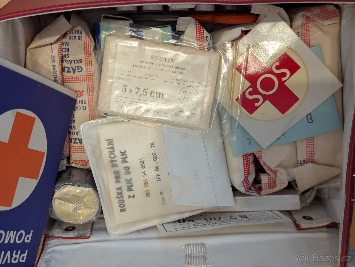 Retro cestovní autolékárnička SANITAS - plná - 4