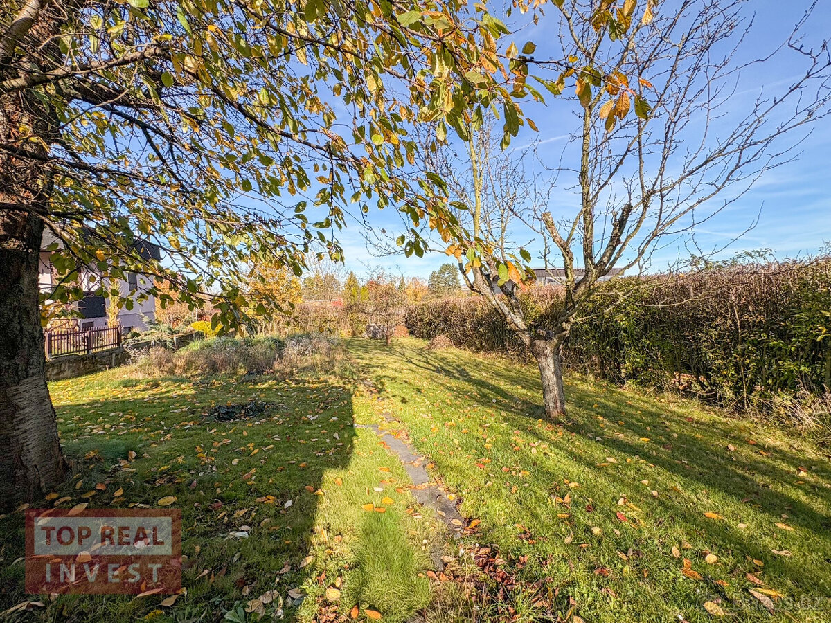 Zahrada s menší dřevěnou chatkou – Zlín – Malenovice - 4