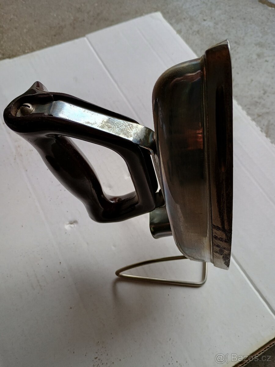 Stará elektrická žehlička - 4