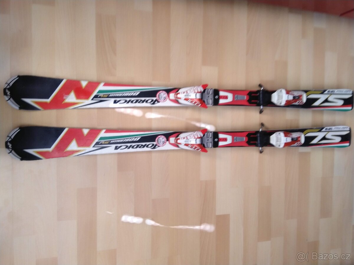 Sjezdové dětské lyže 129 cm - 4