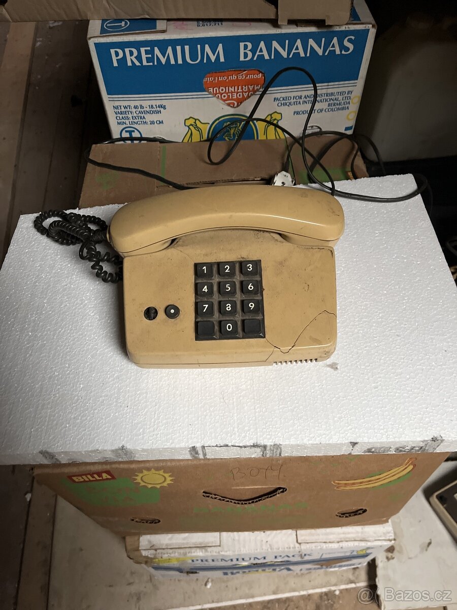 Staré telefony - 4