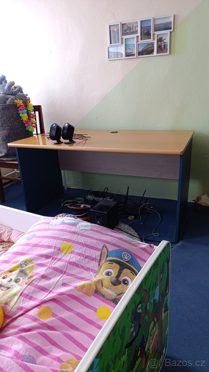 Kancelářský stůl. - 4