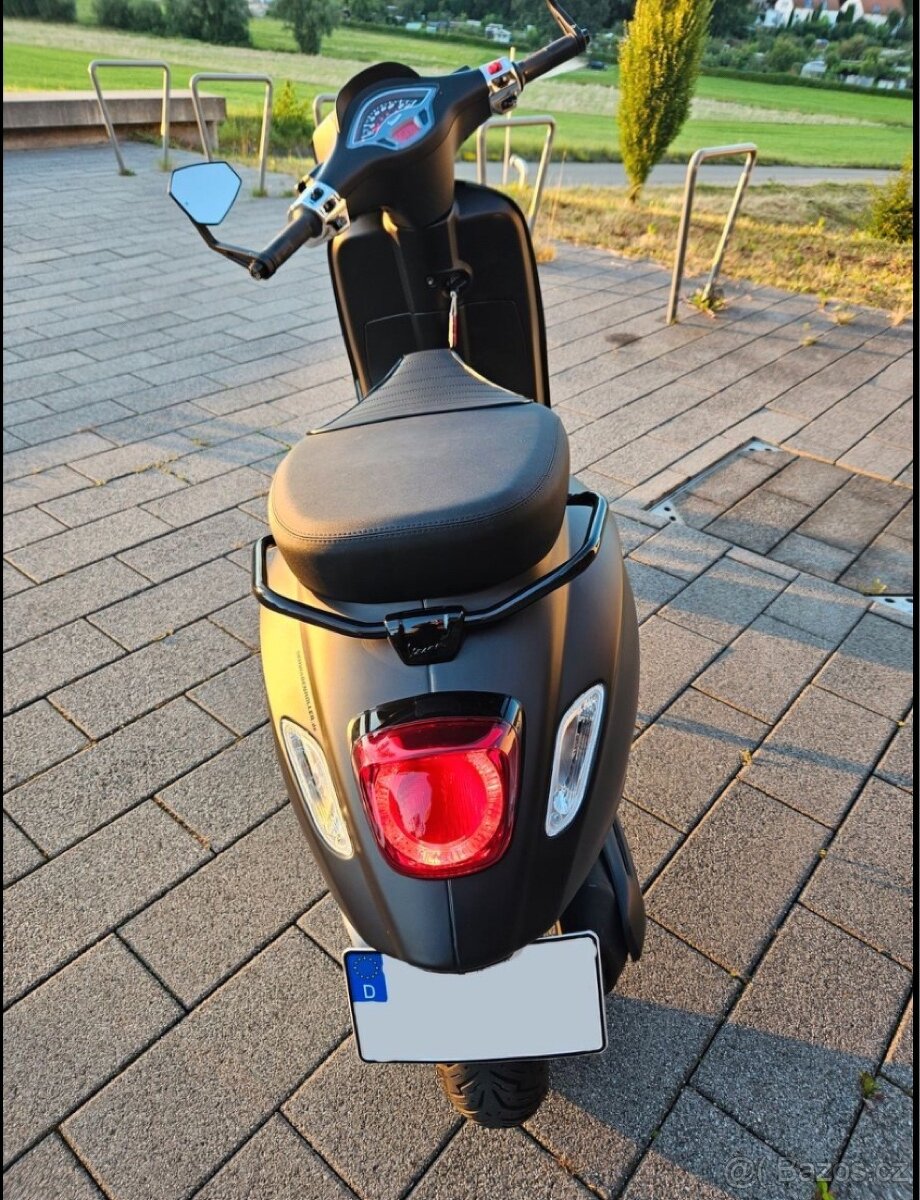 Vespa Sprint 125 ABS Notte. 2169km. TOP, unikát. 11Ps - 4