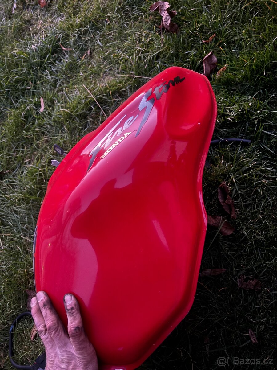 Nadrz sada zamku svody na Honda VTR 1000F Firestorm 96-00 - 4