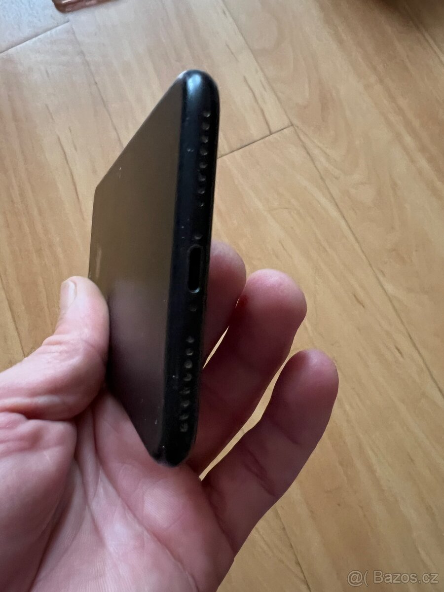 Prodám iPhone 7 plus 32 gb černý - 4