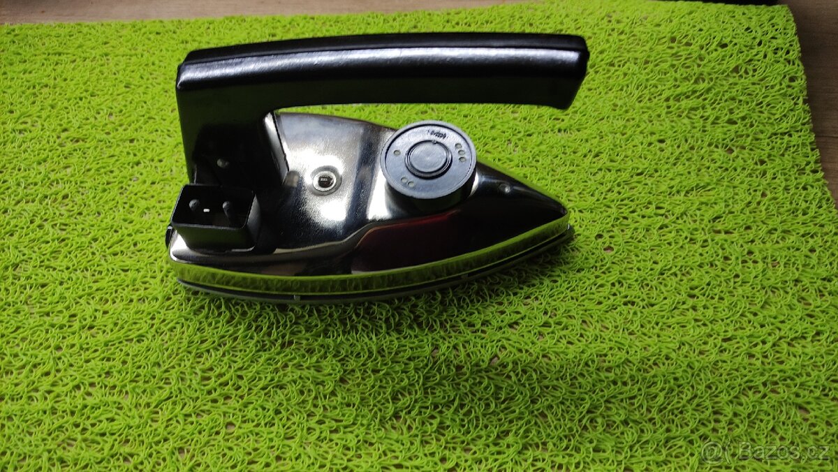 Retro cestovní žehlička - 4